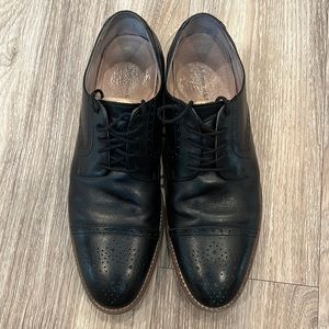 Johnston and Murphy men’s 10.5 dress shoes